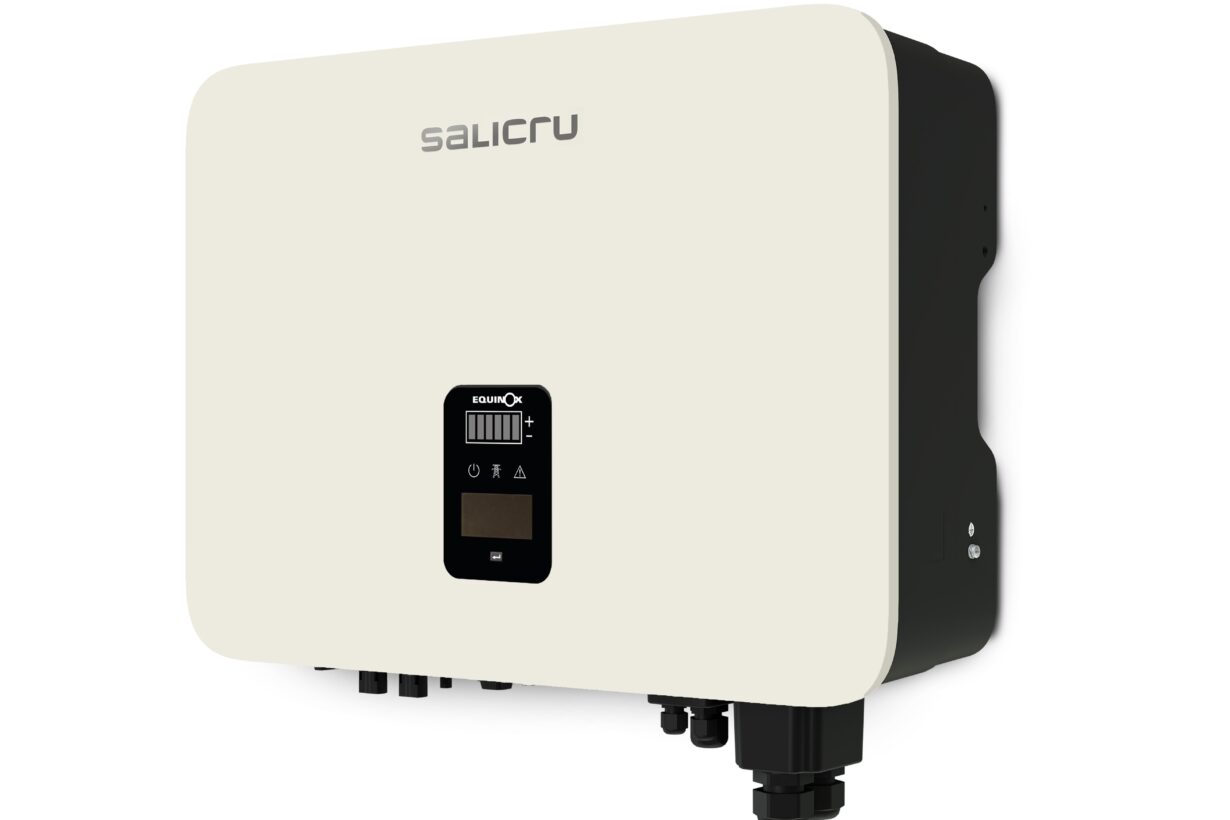 Salicru lanza una nueva serie de inversores solares híbridos
