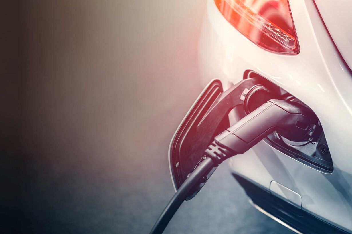 REXEL y ABB firman un acuerdo para la venta de soluciones de recarga de vehículos eléctricos