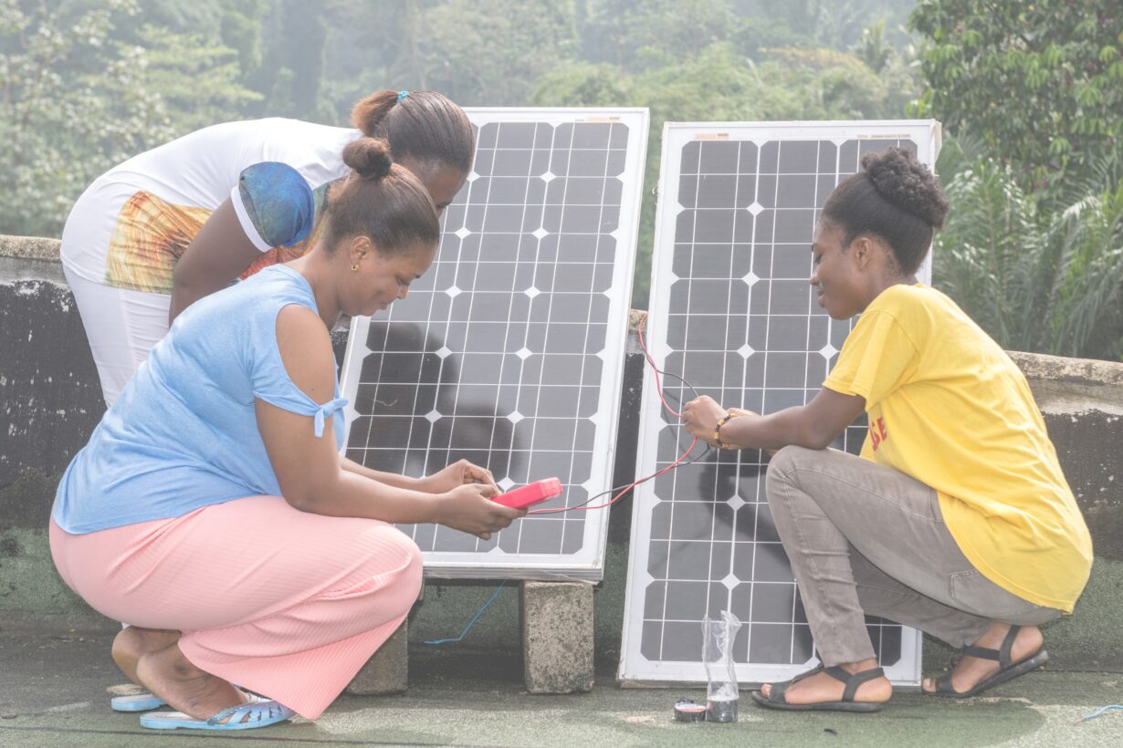 Con la COP27 a la vuelta de la esquina, Schneider Electric insta a una acción colectiva y sistémica para una transición energética justa