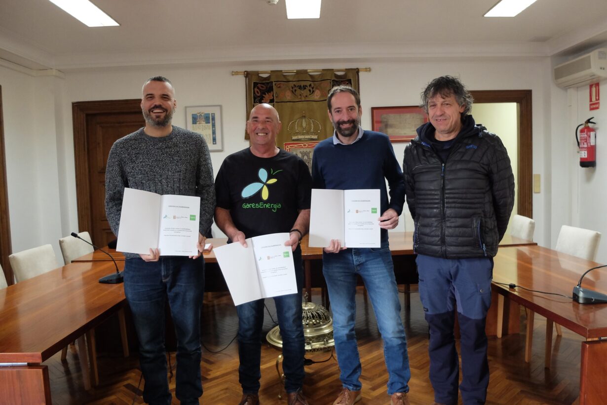 Schneider Electric, el Ayuntamiento de Puente La Reina y GaresEnergía firman un convenio de colaboración para fomentar la sostenibilidad y la economía local