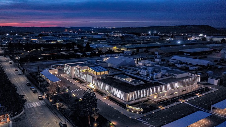 Signify ilumina la sede central de Finanzauto en Arganda del Rey