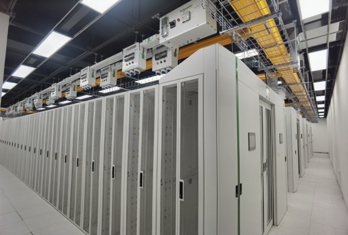 Schneider Electric presenta su nueva solución I-Line Track Busway para Centros de Datos