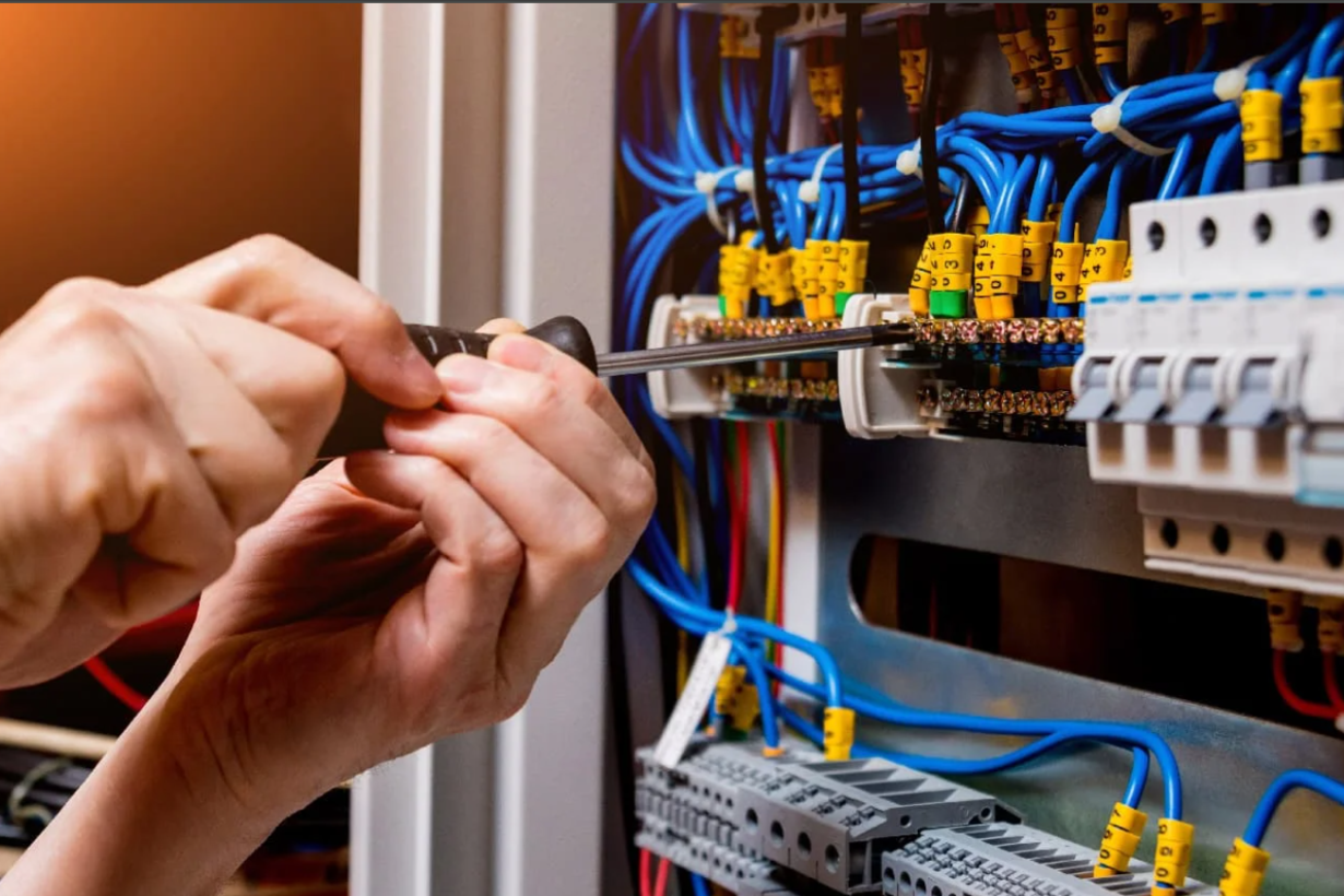 Decrecimiento moderado en las ventas del sector de material eléctrico en el primer semestre del año